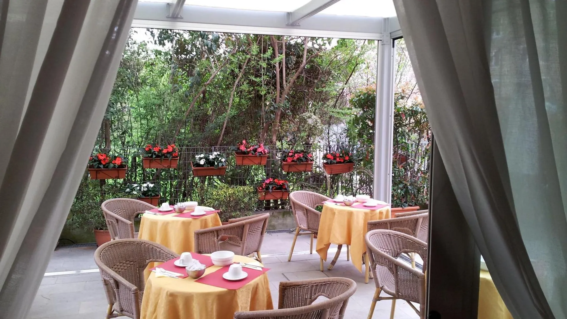 Hotel Regit Mestre 3*,  Italy